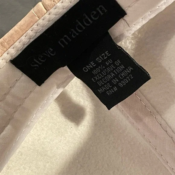 Steve Madden Cream Embossed Cap - Picture 5 of 5